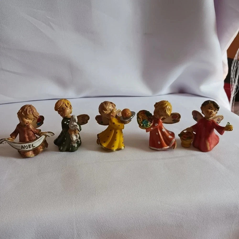 Set of 5 very cute angels colorful